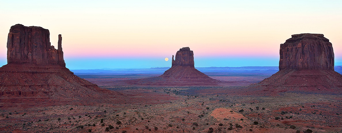 Monument Valley Moonrise